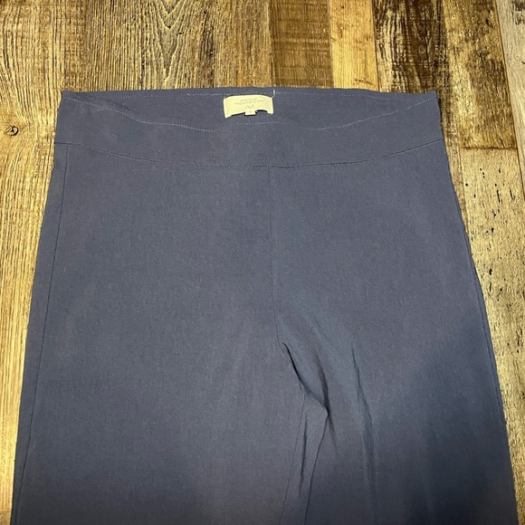 Avenue Montaigne Leo Signature in Gray Size 6 - Picture 3 of 7